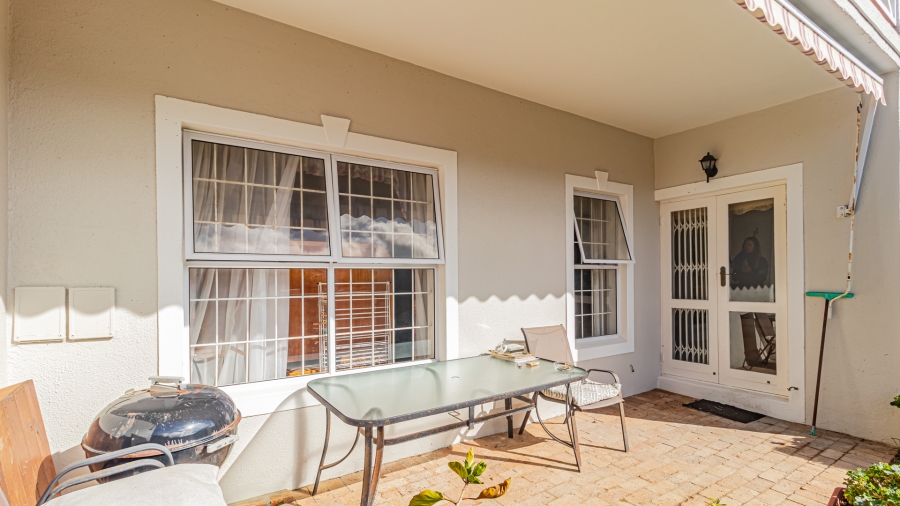 2 Bedroom Property for Sale in Fish Hoek Western Cape